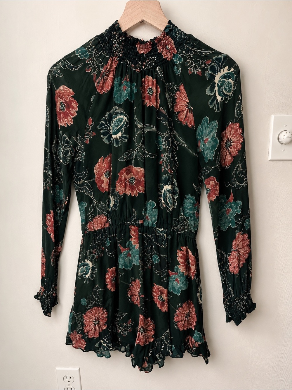 ASTR Floral Long Sleeve Romper Size Small
